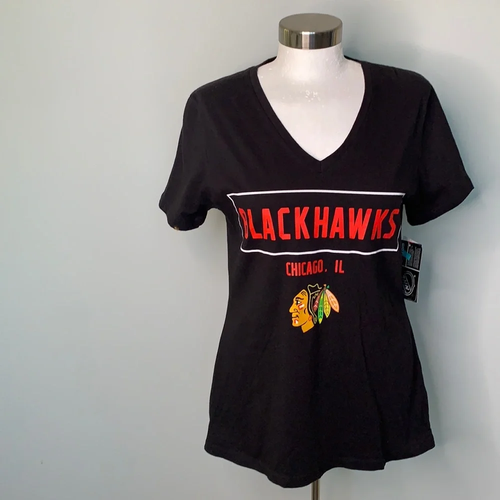 FANATICS NWT BLACK RED BLACKHAWKS CHICAGO V-NECK SHORT SLEEVE T-SHIRT SIZE M - Picture 3 of 7